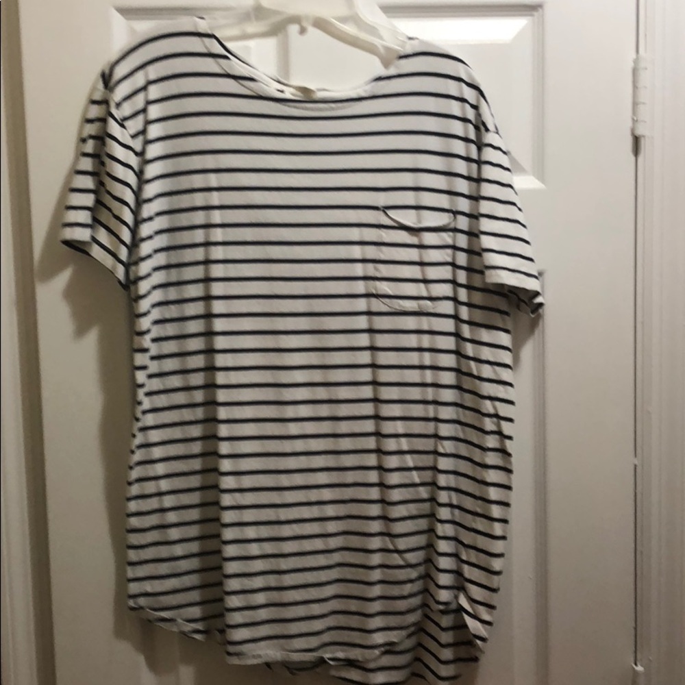 Urban Outfitters T-Shirt Size Large